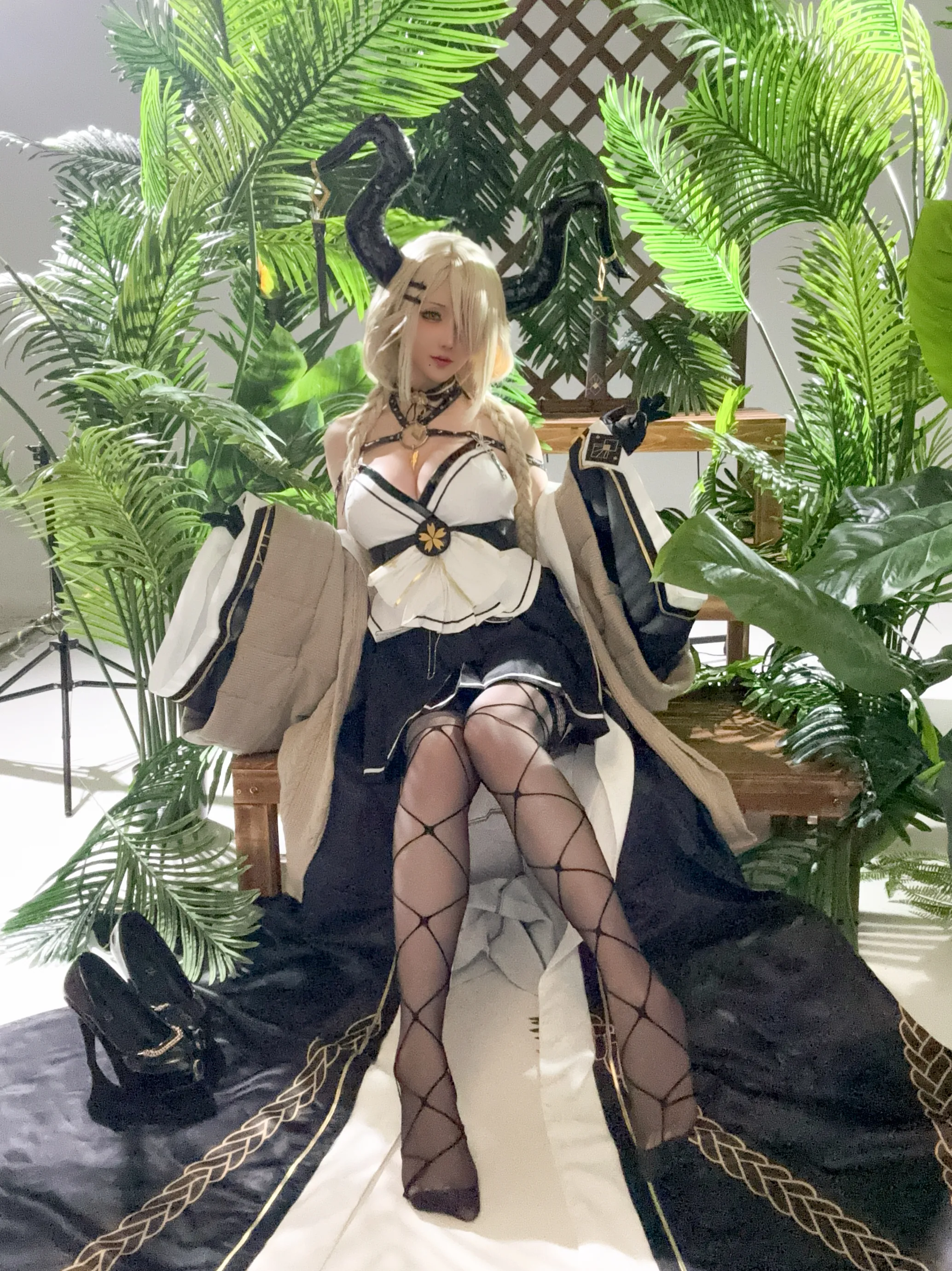 [COSPLAY] Stars Crazy 2024-The end of Halloween selfie