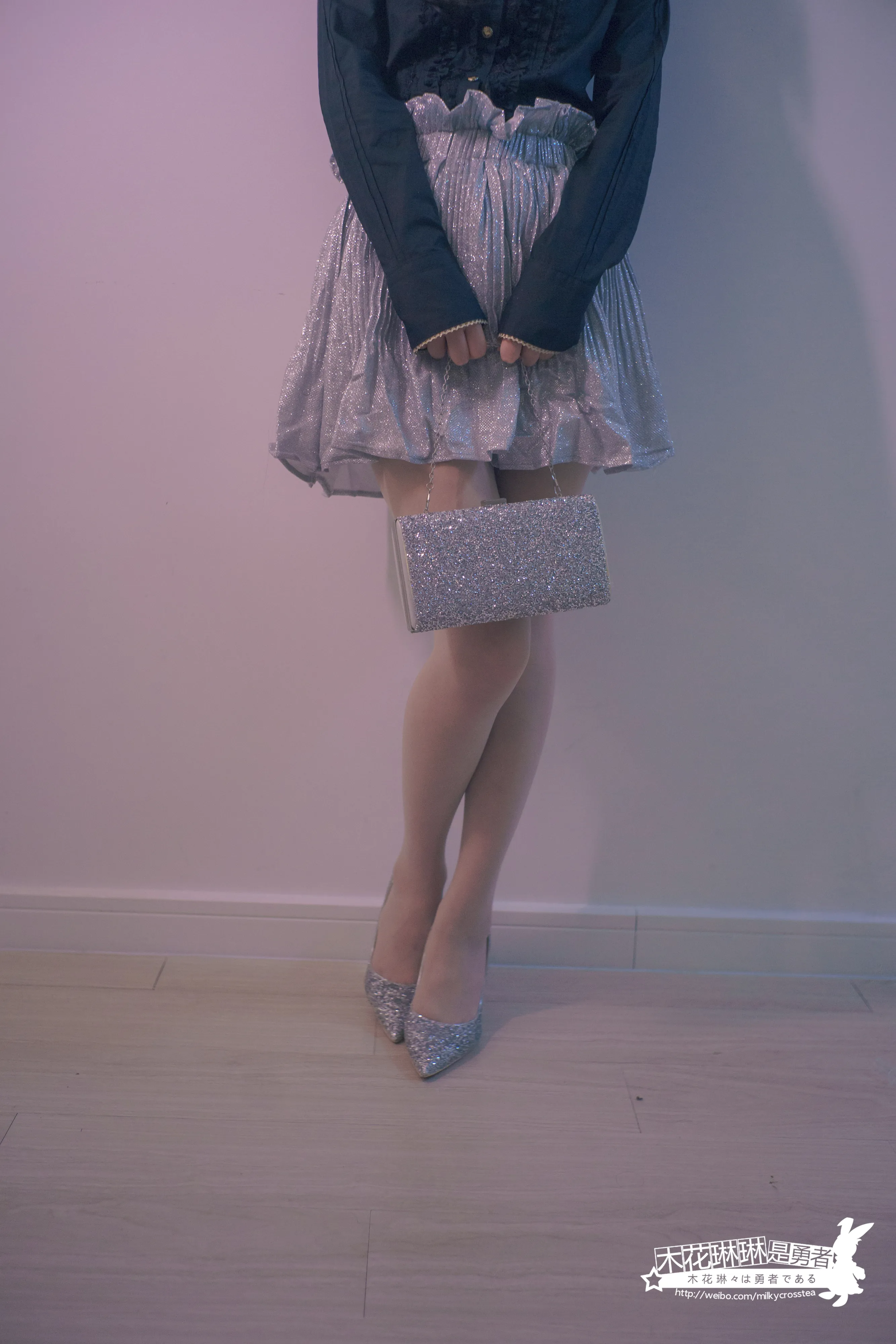 [COSPLAY] Mu Hualinlin is a brave man - NO.032 Nightclub Little Gongju [18P4V-574MB]