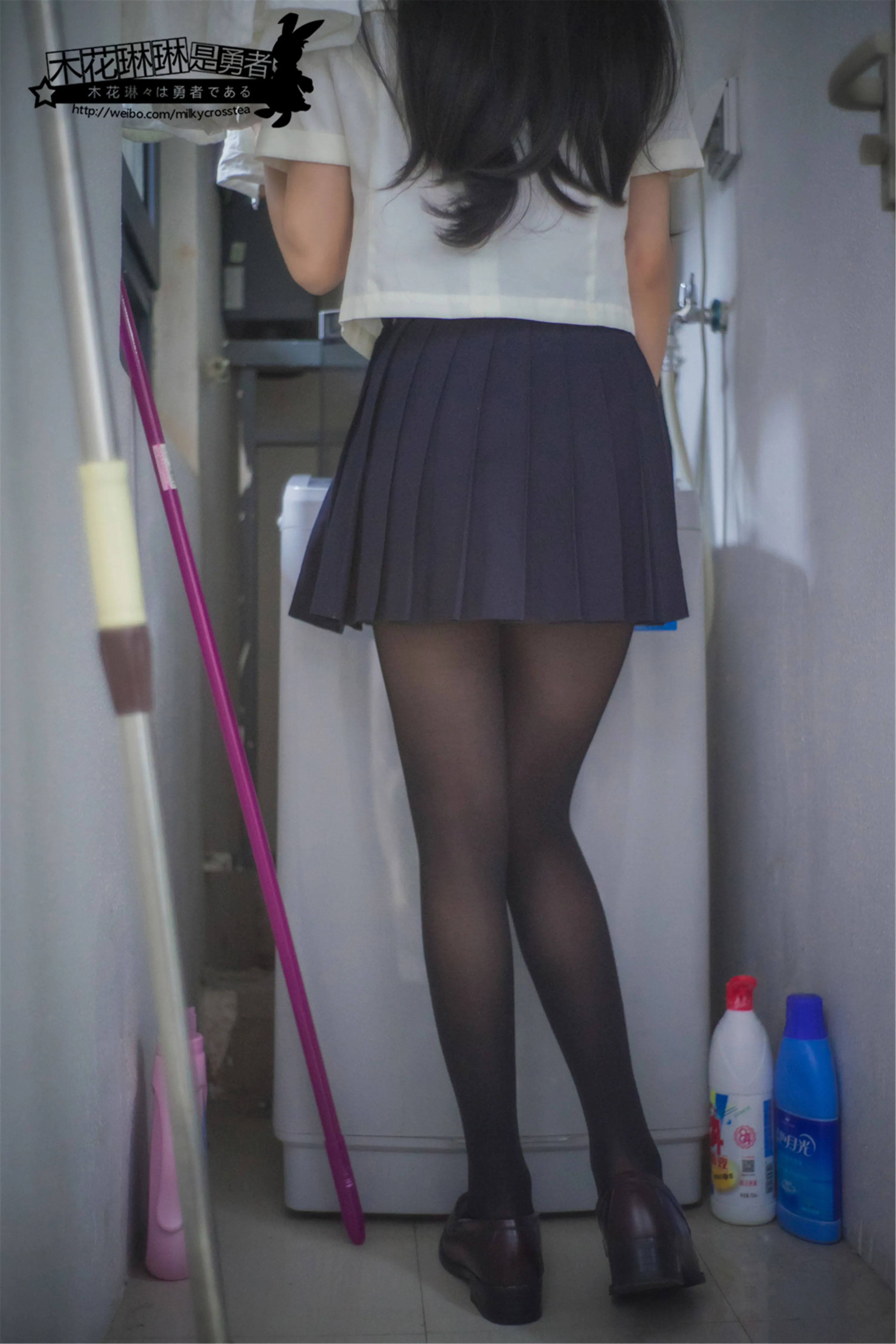 [COSPLAY] Mu Hualinlin is a brave man - NO.036 The wife is black stockings JK Vol.1 [21PV-272MB]