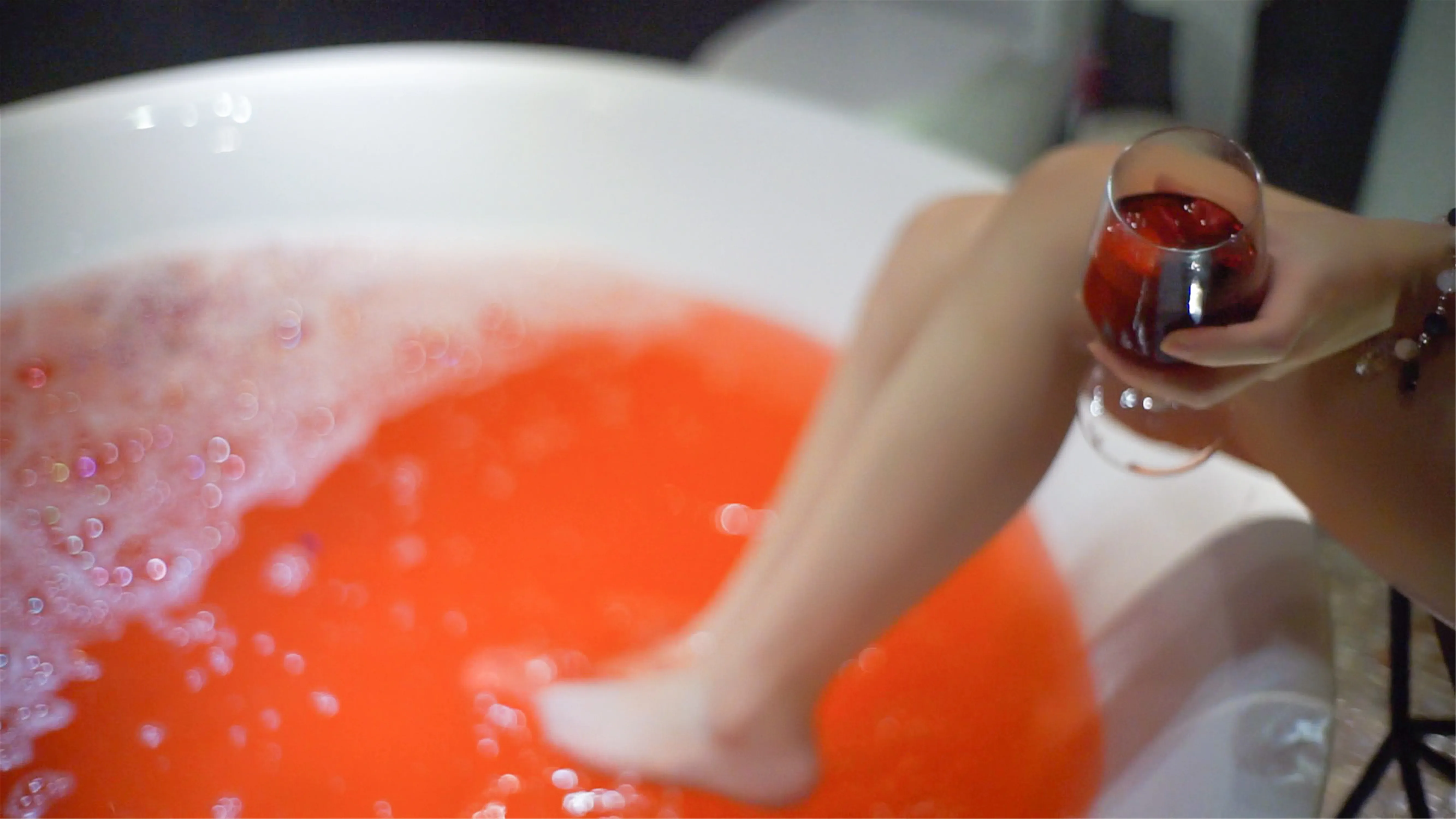 [COSPLAY] Muhualinlin is a brave man - NO.079 Take a bath! Vampire Chapter [6P2V-186MB]