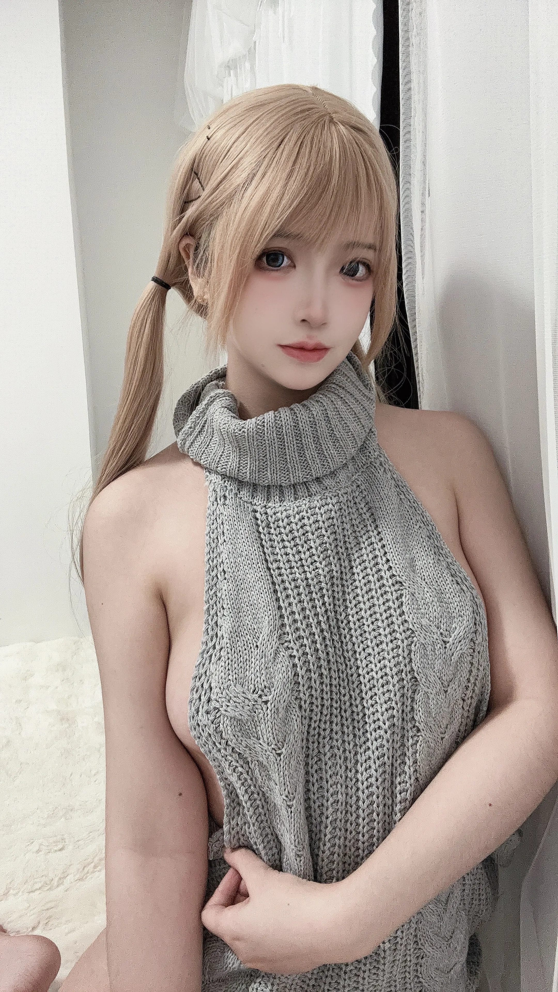 [COSPLAY] 2024.1.15 Backless Sweater