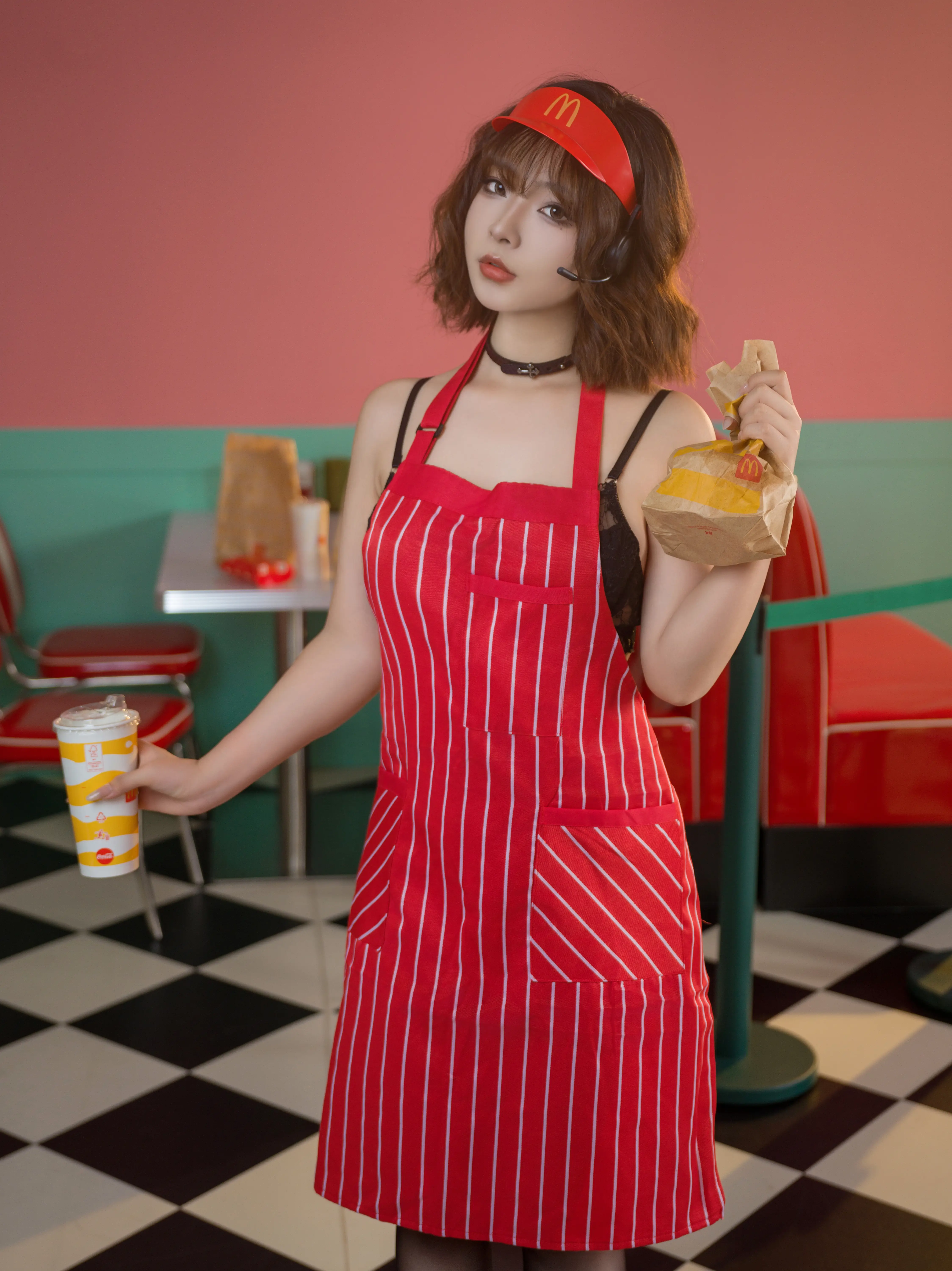 [COSPLAY] yuuhui Yuhui - NO.035 McDonald's Waitress [149P-2.12GB]