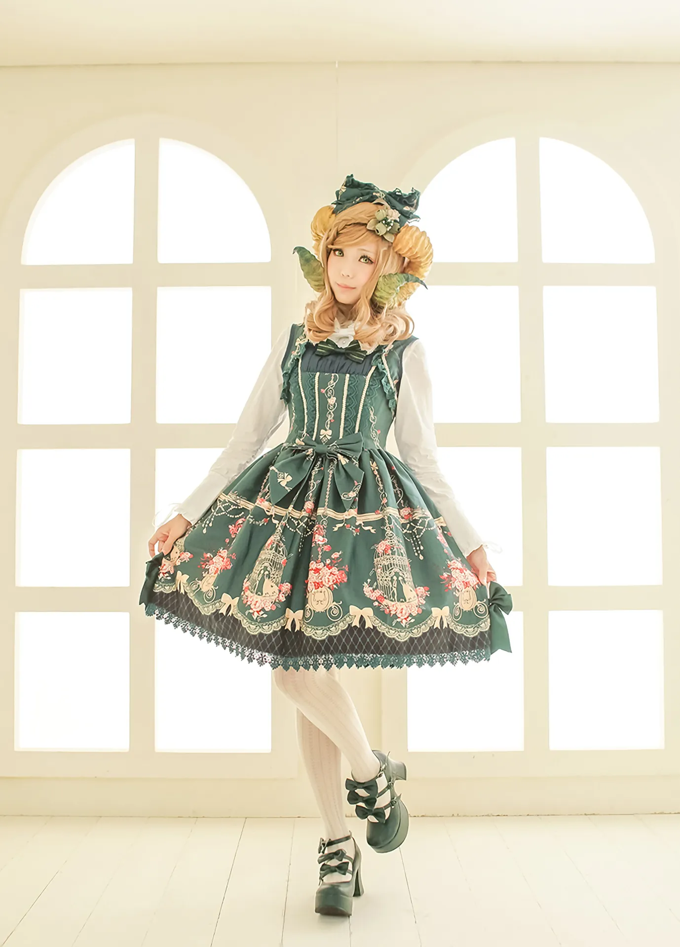 [COSPLAY] ElyEE - NO.001 Girl with noon tea corner [27P-84MB]