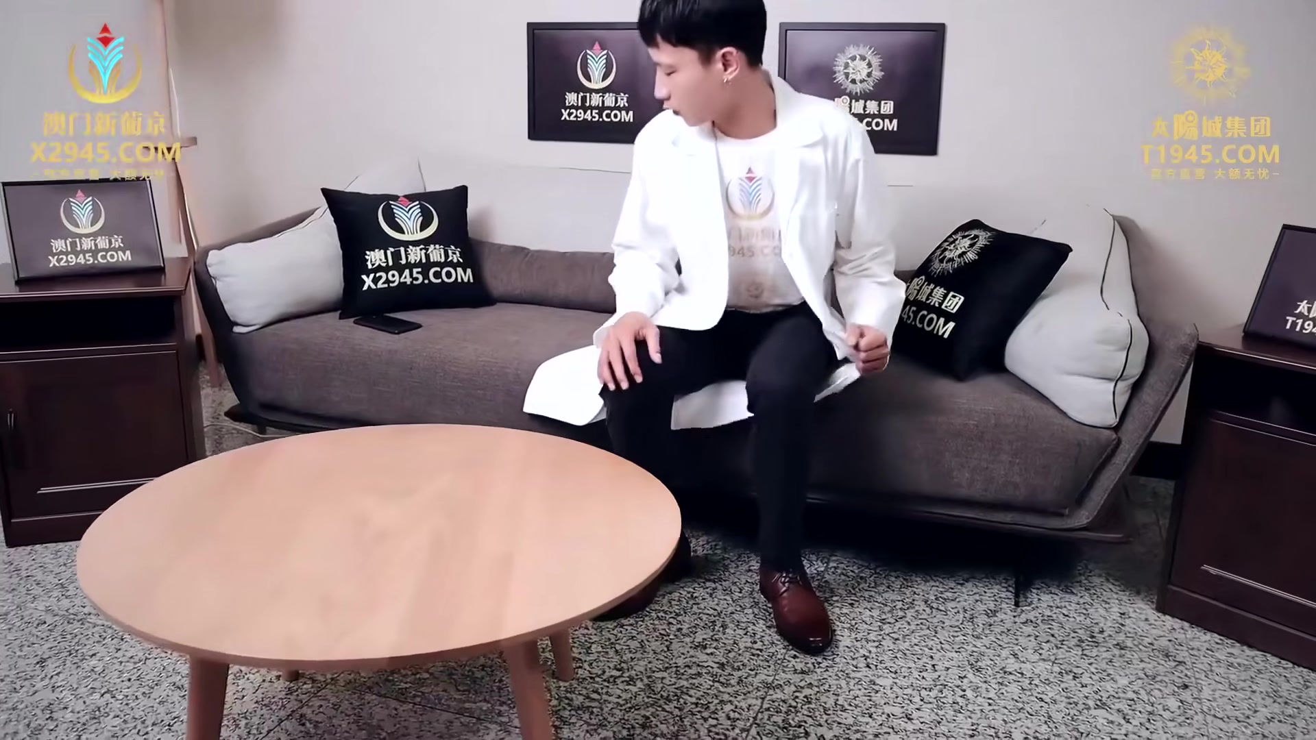 [ChinaAV] MadouMDX24103 Quay lại đầu trang