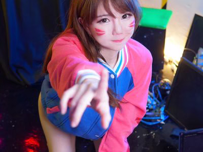 Sally Dorasnow NO.042 DVA Gamer Girl [10P-1.zip