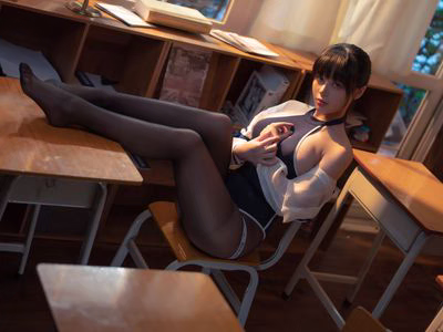 Jiuyan NO.004 Swimming [69P-1.12GB].zip