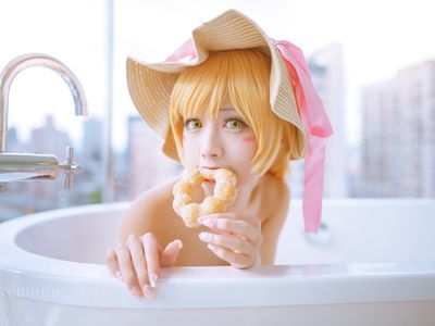 Okita Rinka NO.051 Oshino Shinobu Donut Bath ver[10P-30.15MB].zip