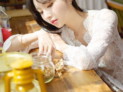 YUNA - No.051 Saint Photolife - Yuna -Vol.42 Afternoon Sunshine [70p 316MB].zip