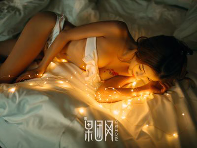 [GIRLT Fruit Network] Ji Xin, Xiongchuan 2018.01.06 No.011 Girl under the neon light